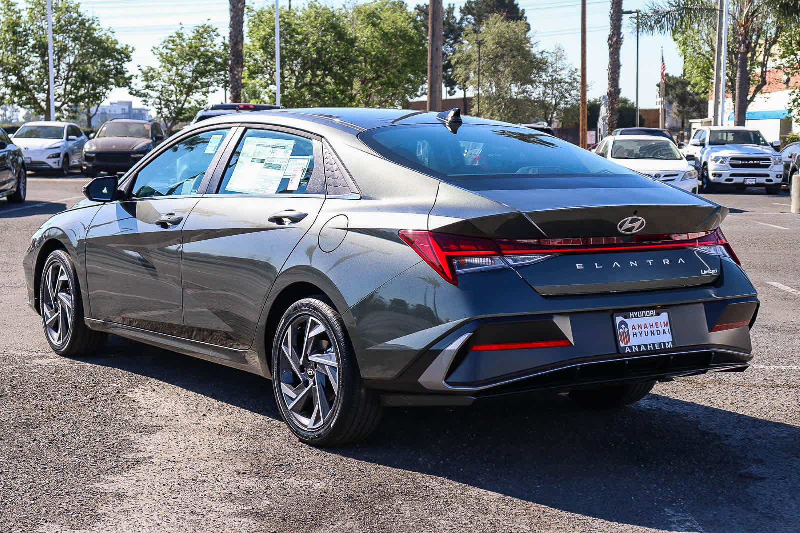 New 2026 Hyundai Elantra Limited FWD image 25
