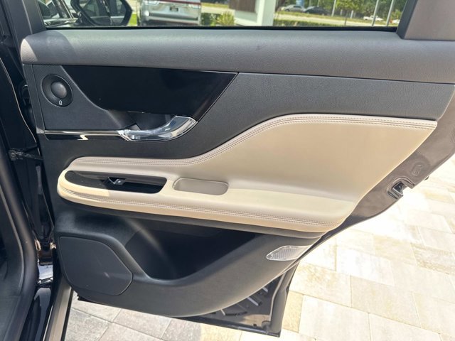 New 2025 Lincoln Corsair Reserve w/ Equipment Group 202A image 19