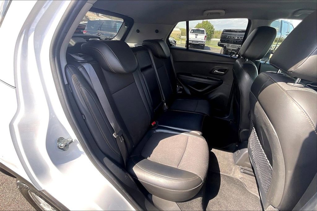 Used 2017 Chevrolet Trax LT w/ LT Convenience Package image 27