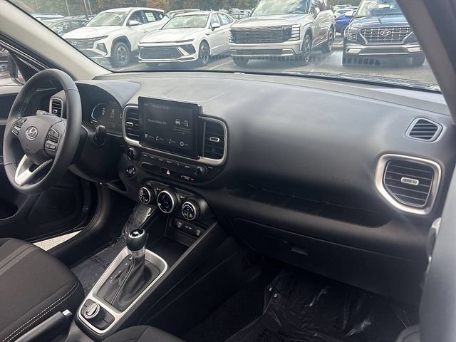 New 2025 Hyundai Venue SEL FWD image 20