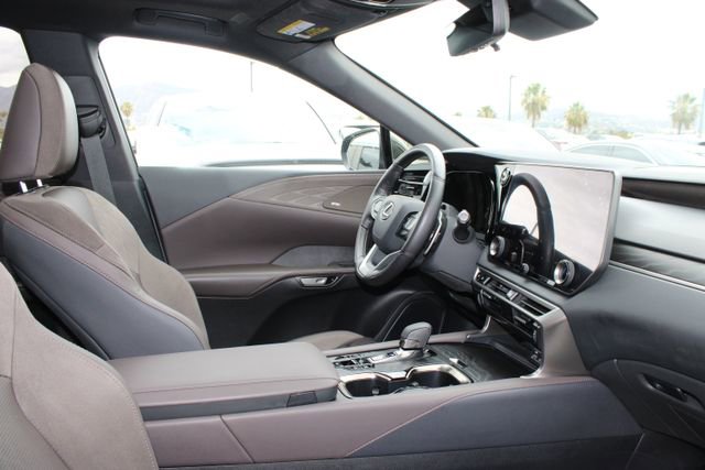Certified 2025 Lexus RX 450h AWD w/ Convenience Package image 5