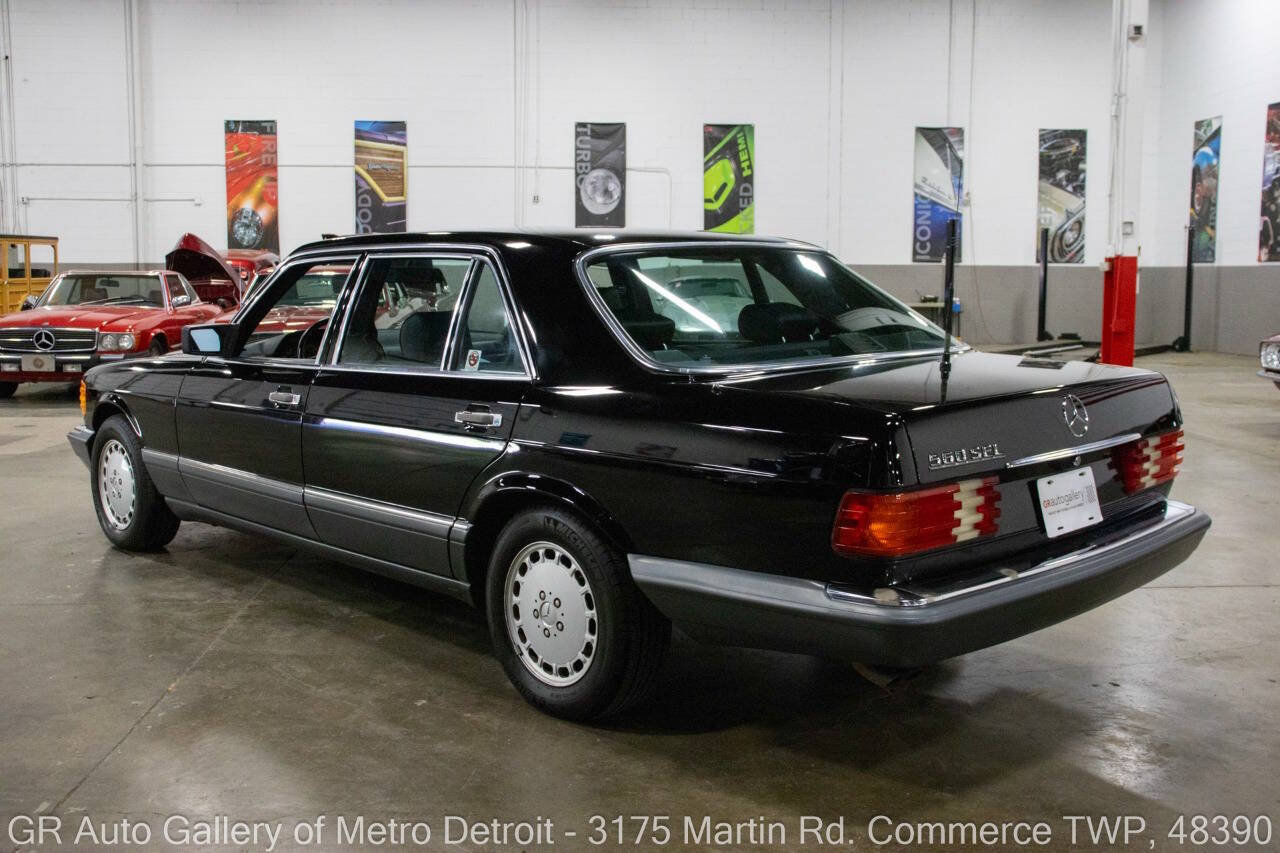 Used 1989 Mercedes-Benz 560 SEL image 4