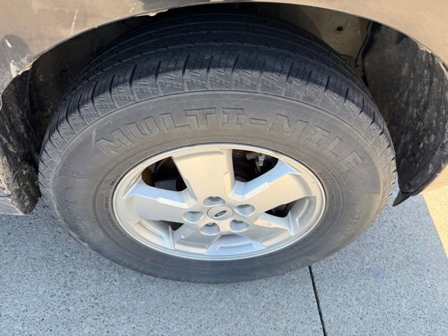 Used 2011 Ford Escape XLT w/ 201A Rapid Spec Order Code FWD image 12