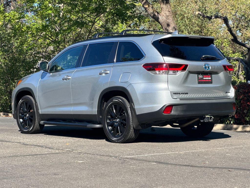 Used 2019 Toyota Highlander SE AWD/4WD image 7