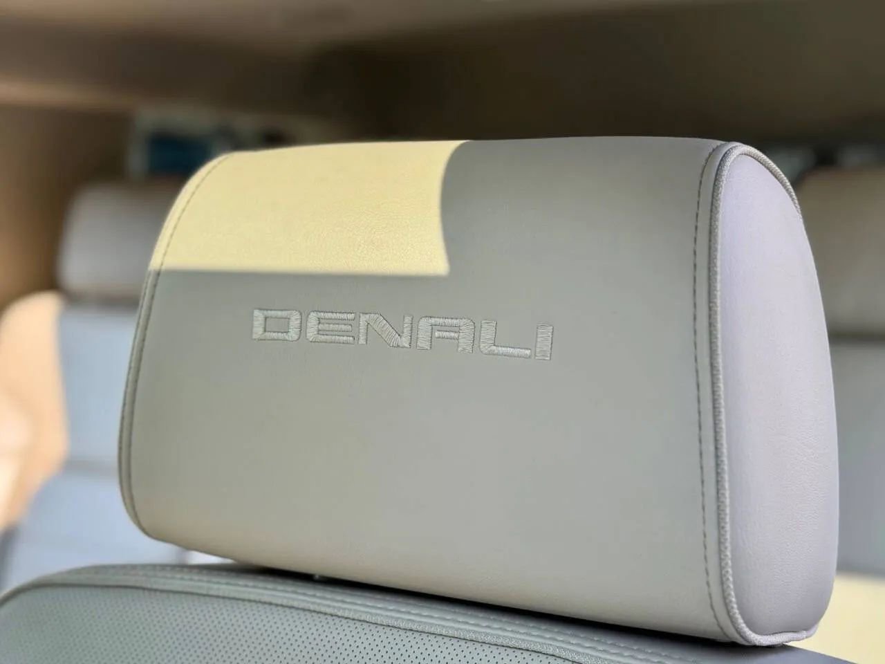 Used 2015 GMC Yukon Denali w/ Touring Package image 22