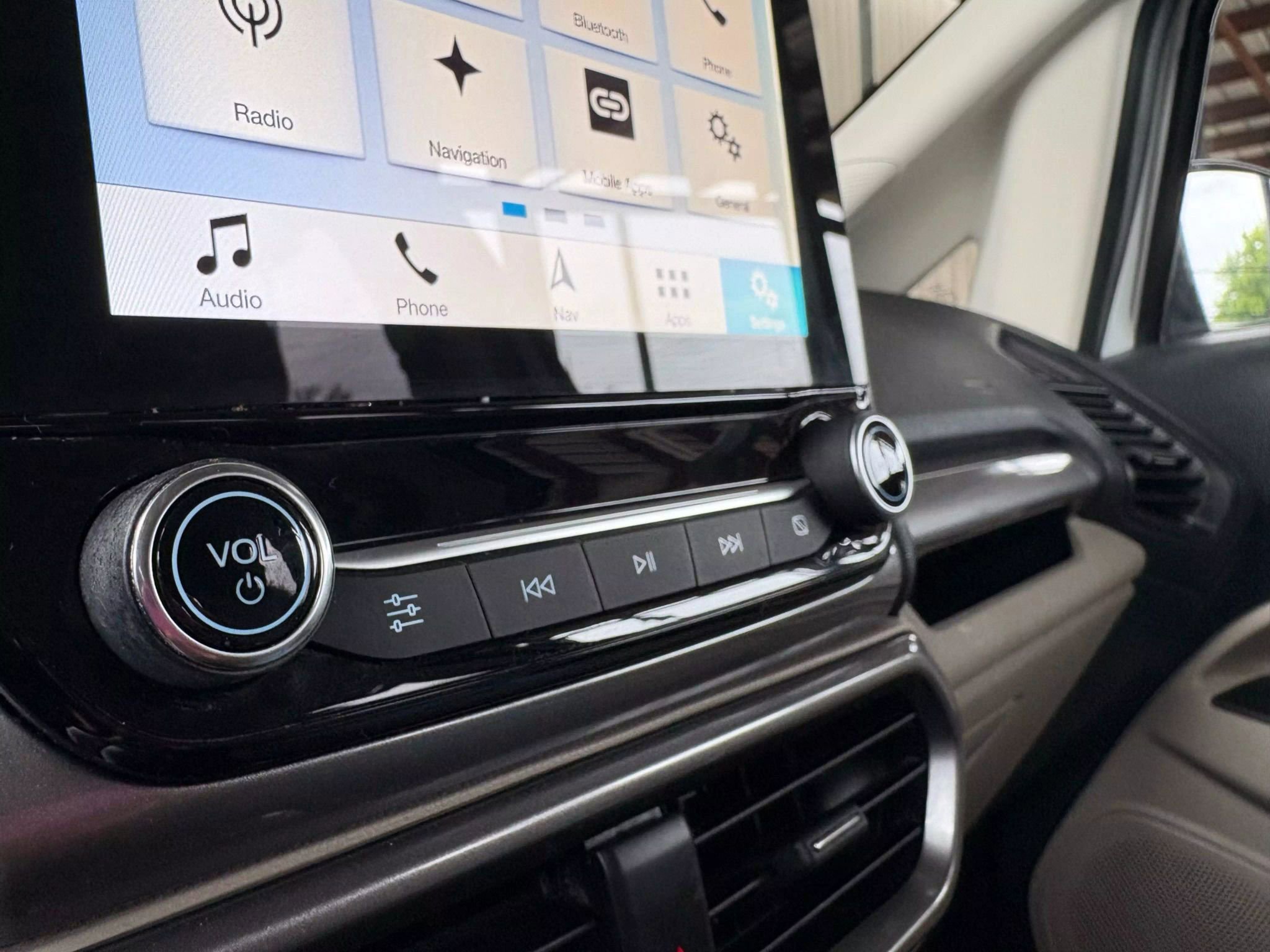 Used 2018 Ford EcoSport SE w/ SE Convenience Package image 87