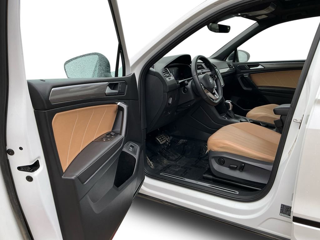 Used 2022 Volkswagen Tiguan SE R-Line AWD/4WD image 22