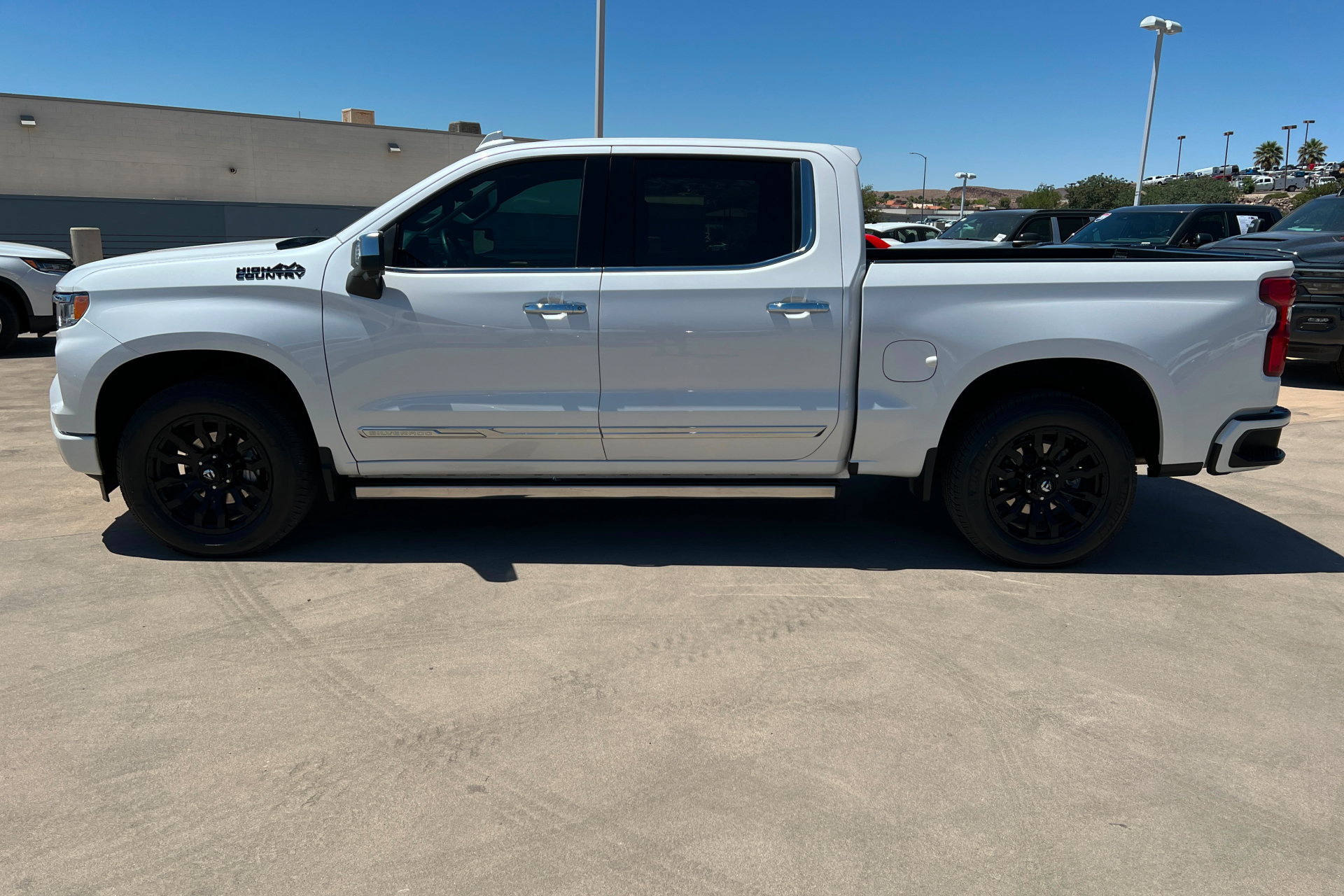 Used 2024 Chevrolet Silverado 1500 High Country w/ Technology Package AWD/4WD image 2