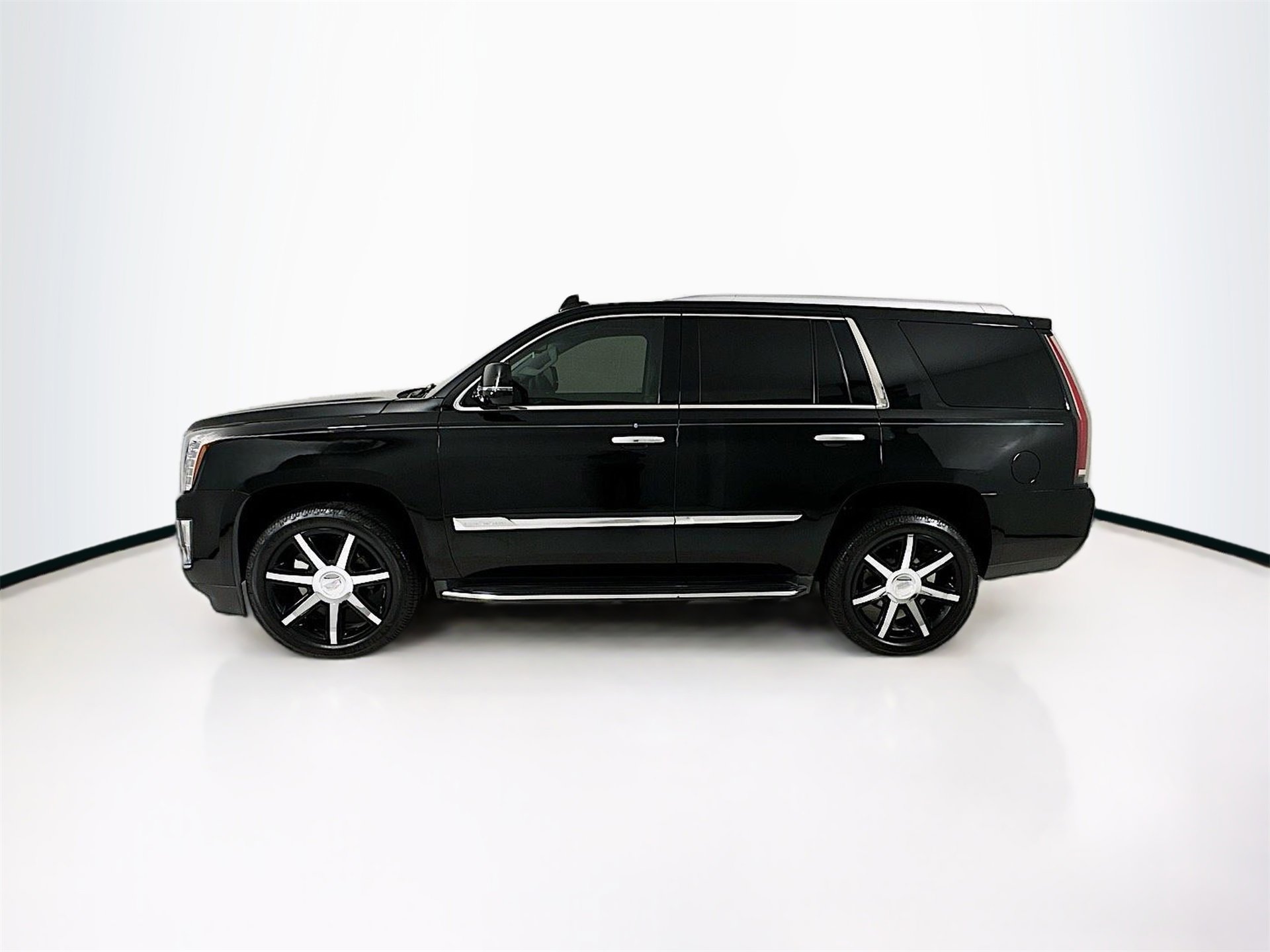 Used 2015 Cadillac Escalade Luxury image 5