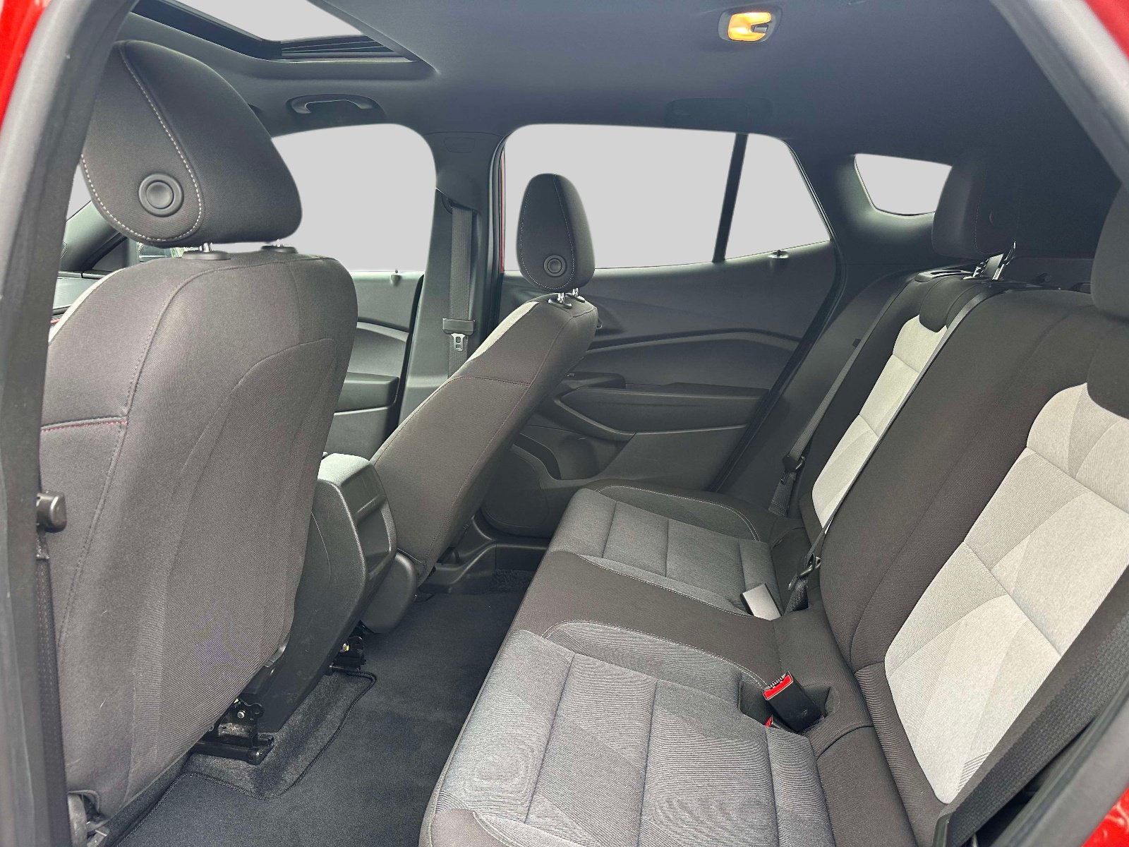 Certified 2024 Chevrolet Trax RS w/ Sunroof Package FWD image 10