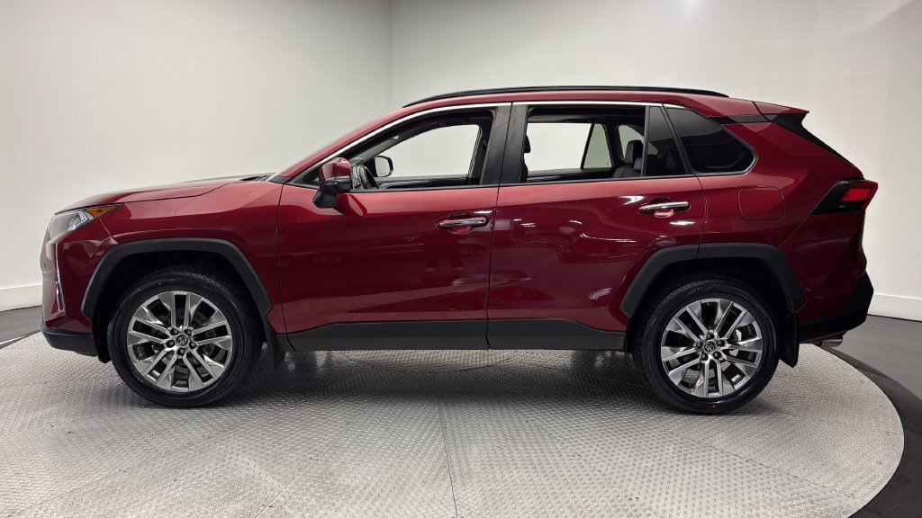 Used 2019 Toyota RAV4 Limited w/ Advanced Technology Package AWD/4WD image 4
