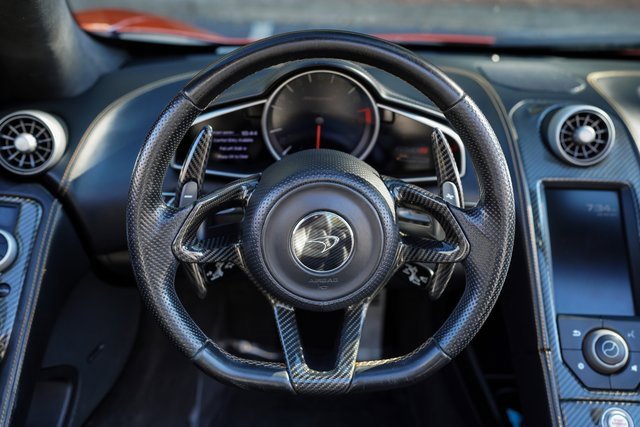 Used 2016 McLaren 650S Spider image 29