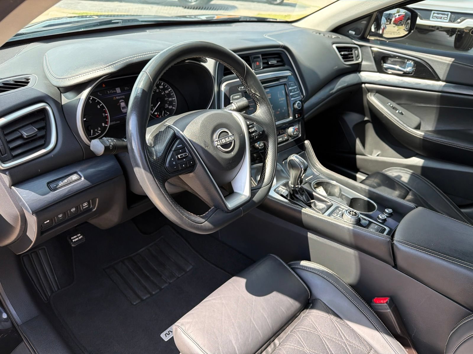 Used 2023 Nissan Maxima Platinum w/ Sport Mat Group FWD image 11