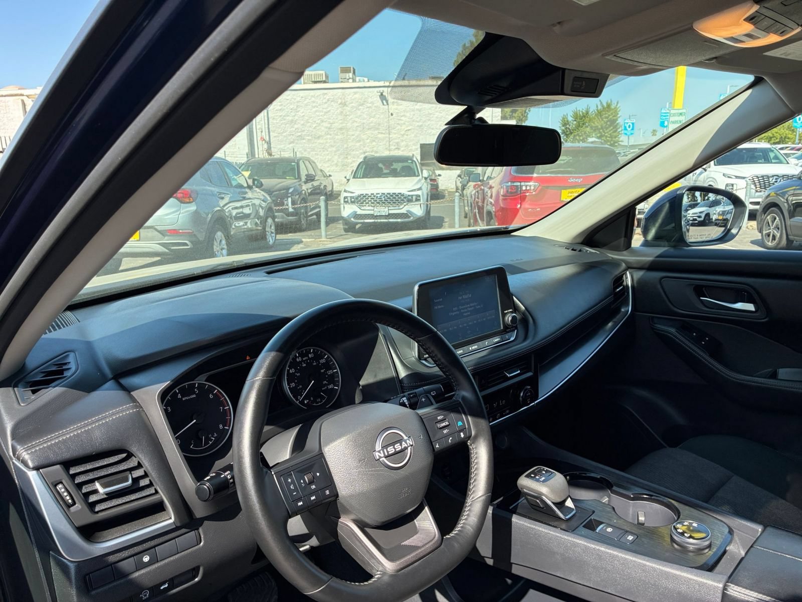 Used 2025 Nissan Rogue SV AWD/4WD image 35