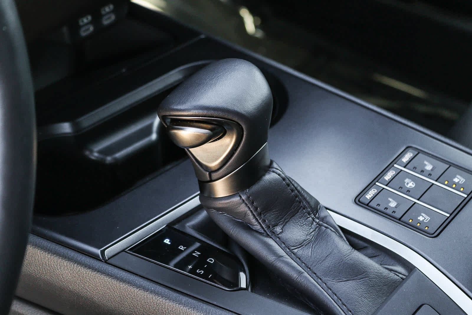 Certified 2024 Lexus UX 250h F Sport FWD image 22