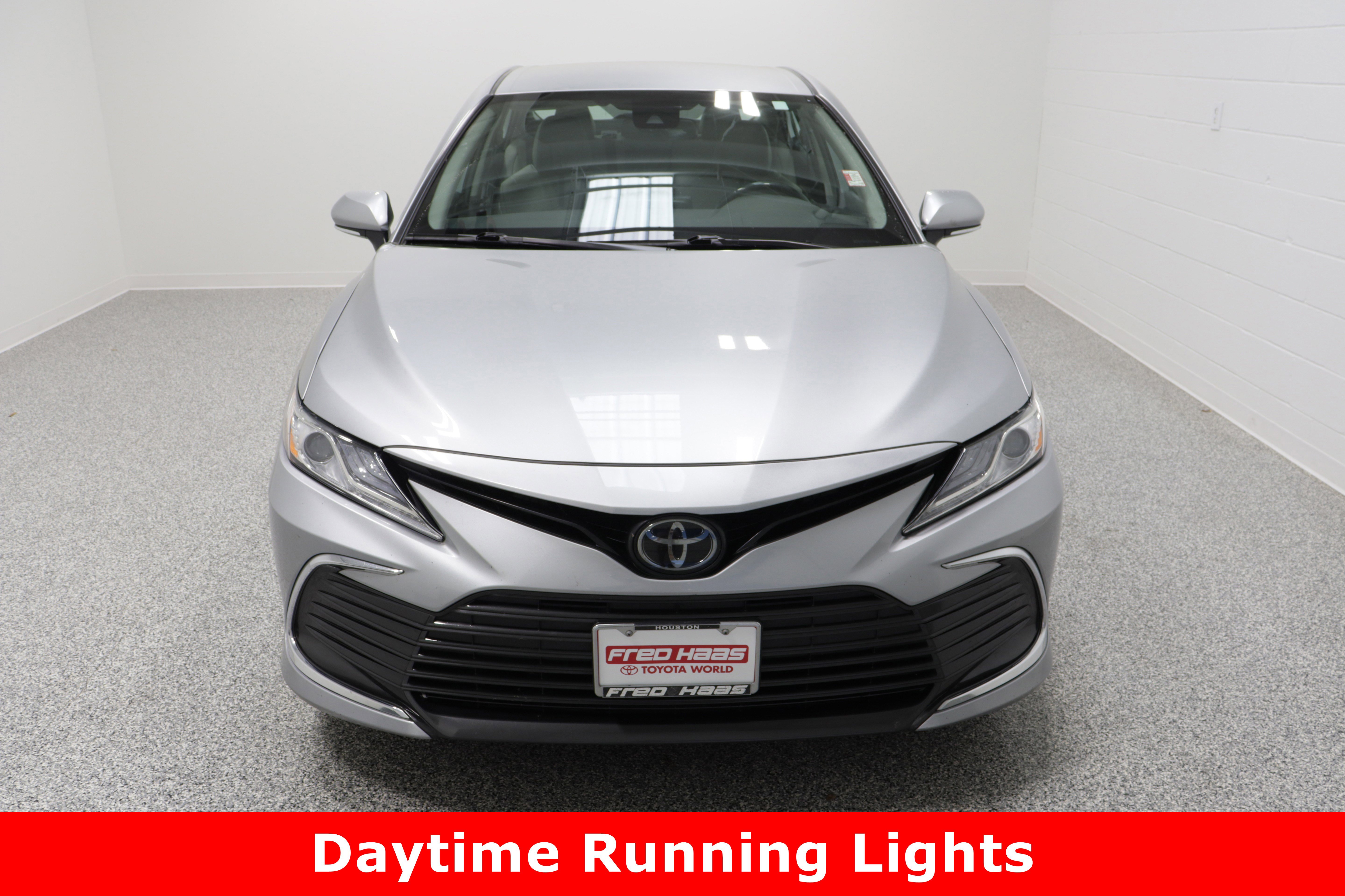Used 2024 Toyota Camry XLE image 3