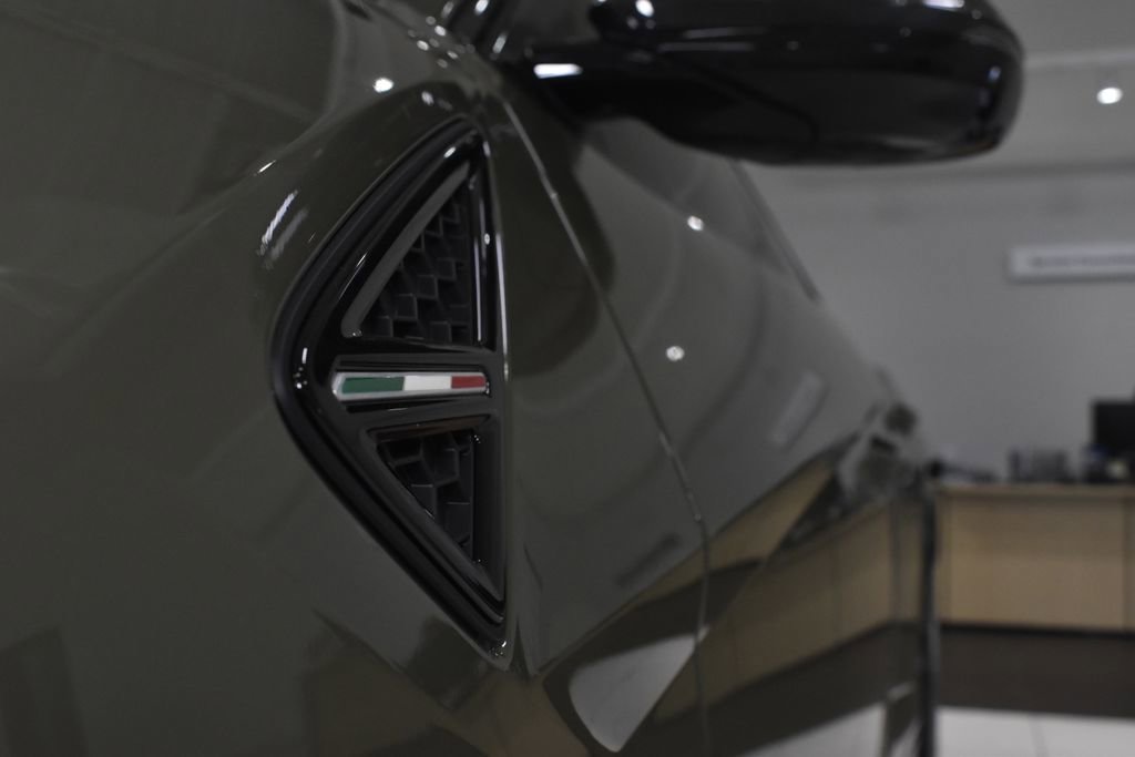 Used 2023 Lamborghini Urus Performante image 22