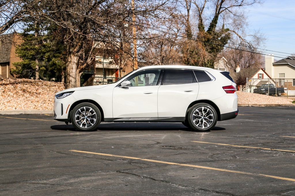 Used 2026 BMW X3 xDrive30 w/ Convenience Package AWD/4WD image 2