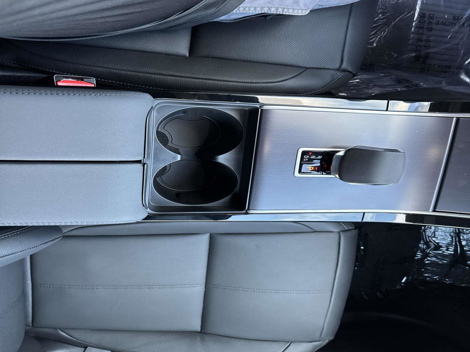 New 2026 Land Rover Range Rover Velar Dynamic SE image 27