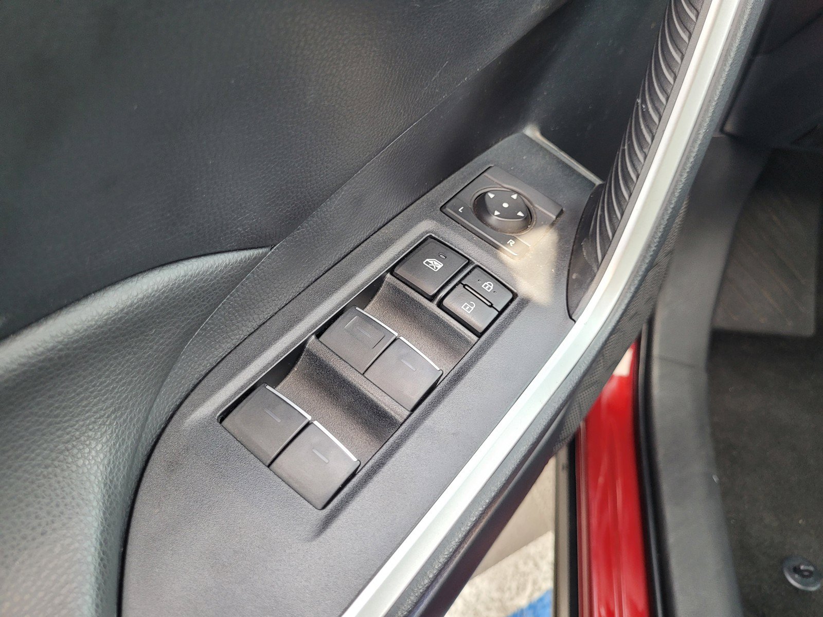 Used 2023 Toyota RAV4 XLE FWD image 26