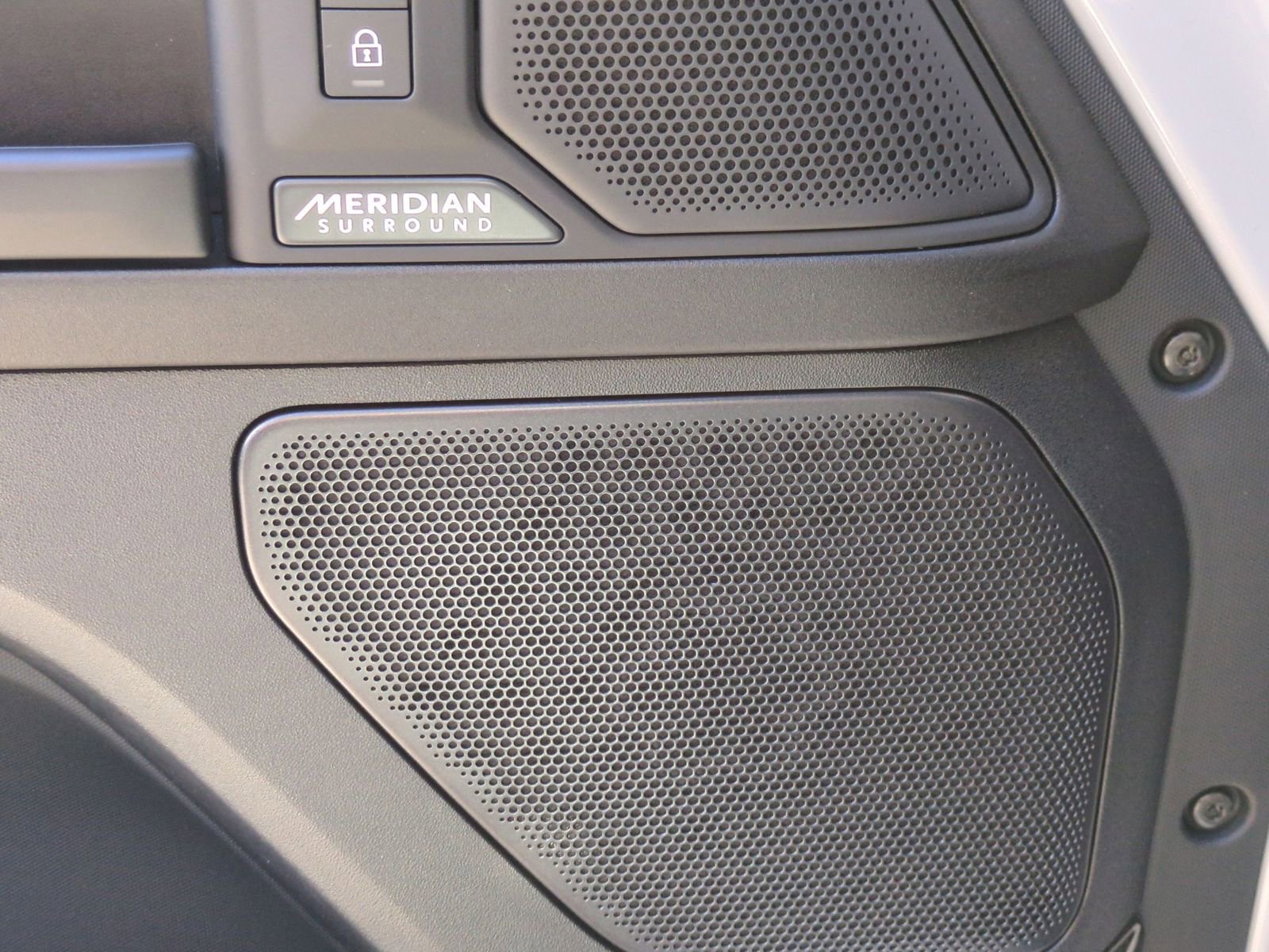 New 2026 Land Rover Defender 110 OCTA image 13