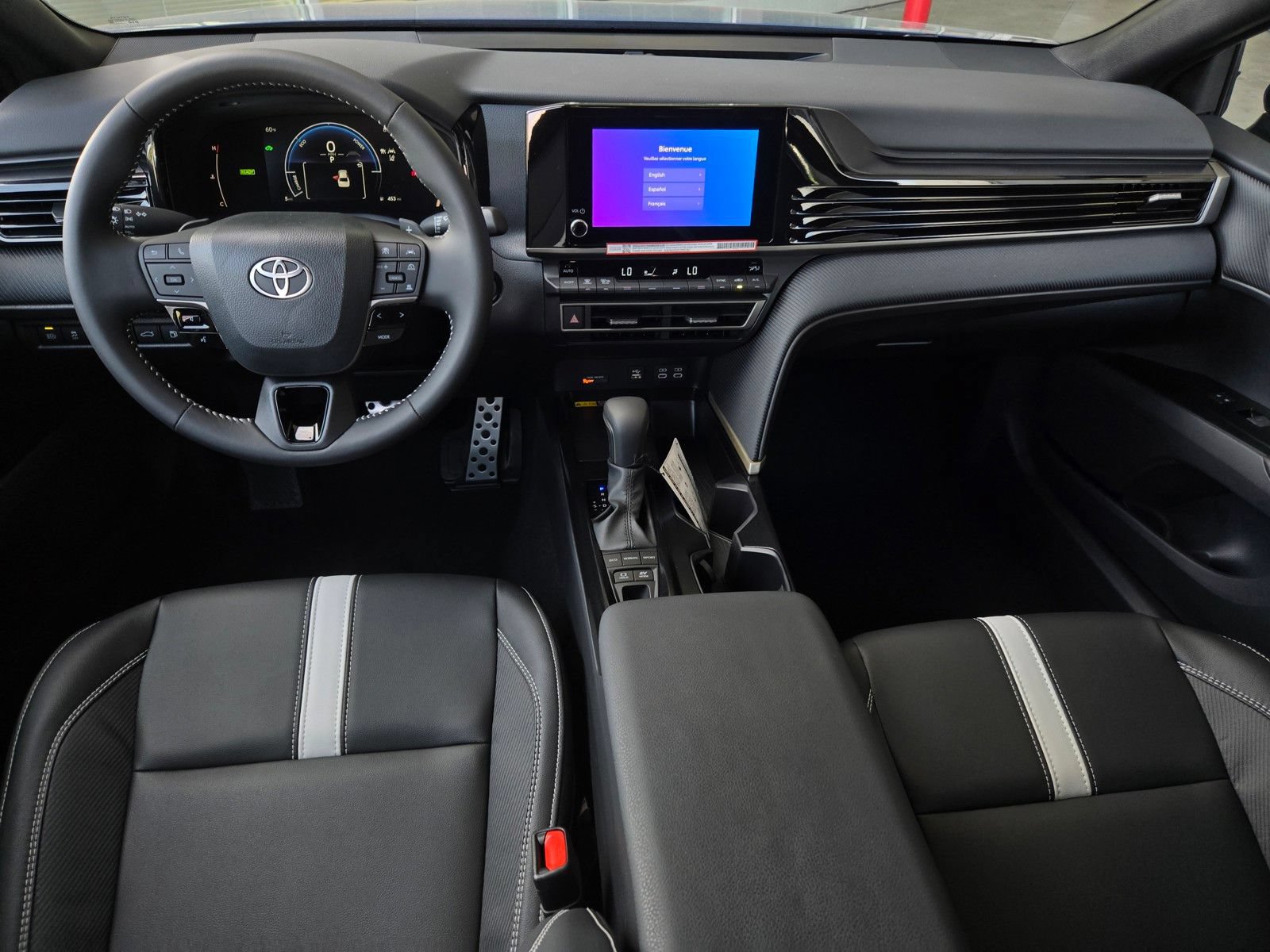 Used 2026 Toyota Camry Hybrid FWD image 13