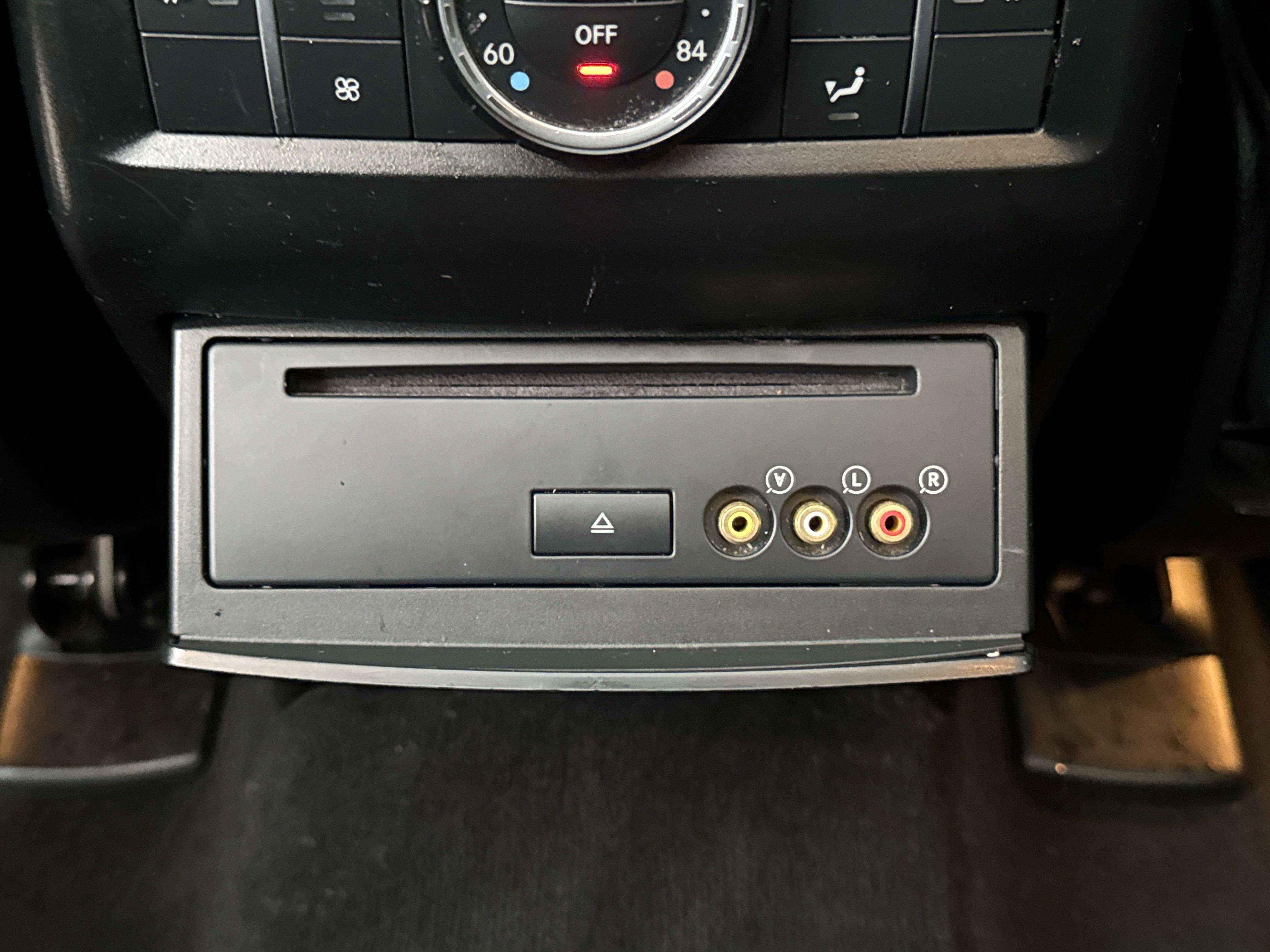 Used 2015 Mercedes-Benz GL 550 4MATIC image 31