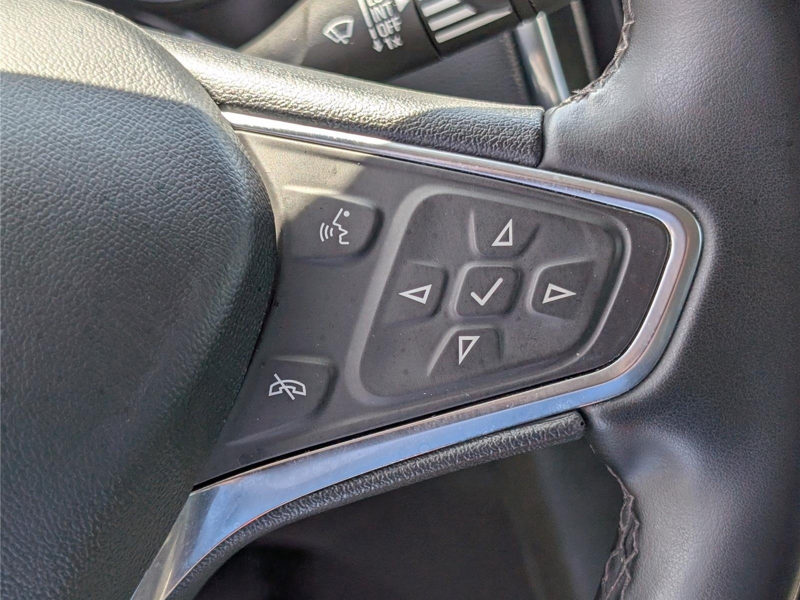 Used 2024 Chevrolet Equinox LT AWD/4WD image 23