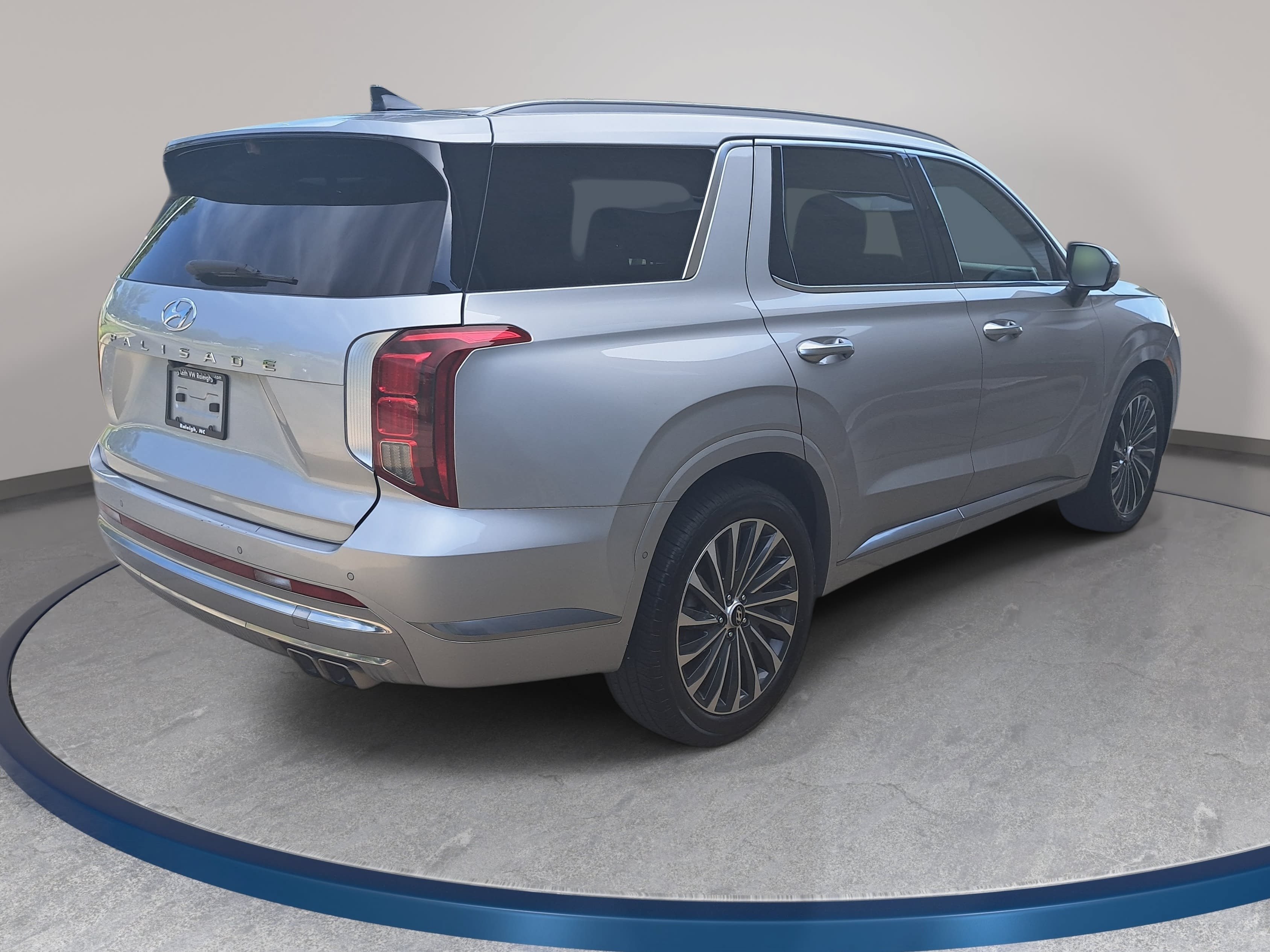 Used 2024 Hyundai Palisade Calligraphy FWD image 5