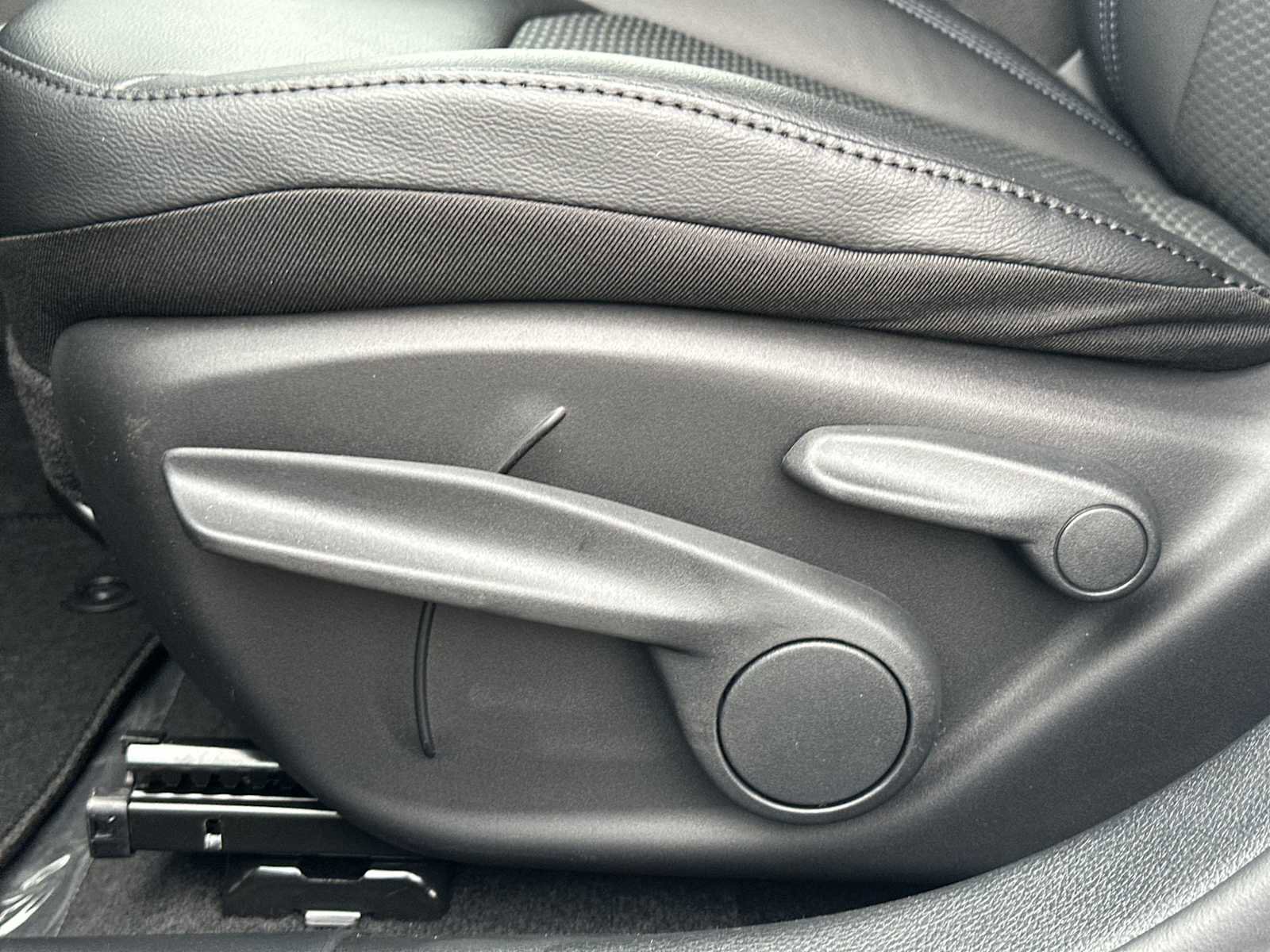 New 2026 Jeep Compass Latitude image 14