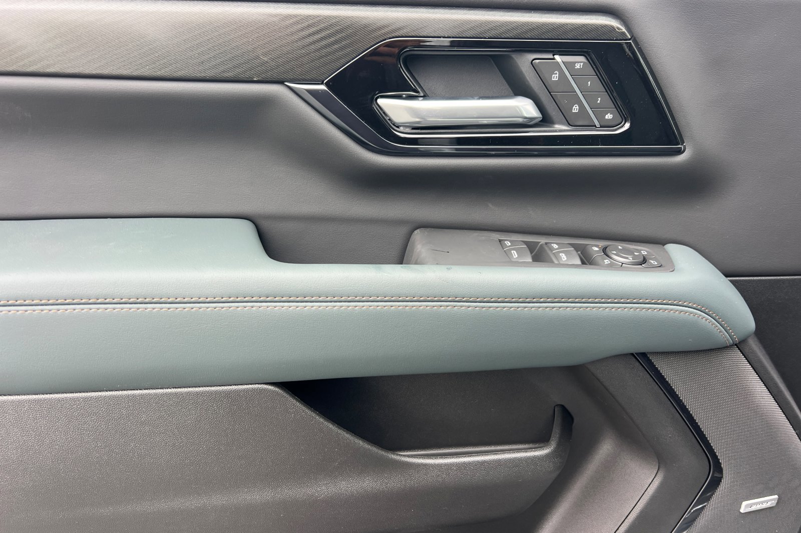 New 2026 GMC Yukon AT4 image 12