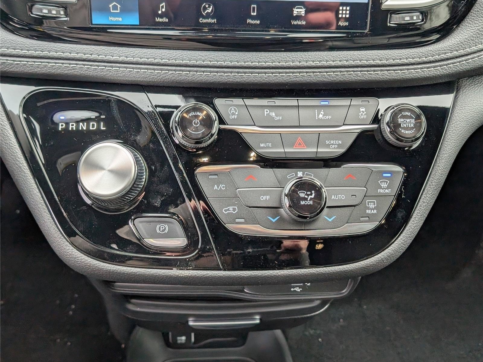 New 2026 Chrysler Pacifica Select FWD image 21