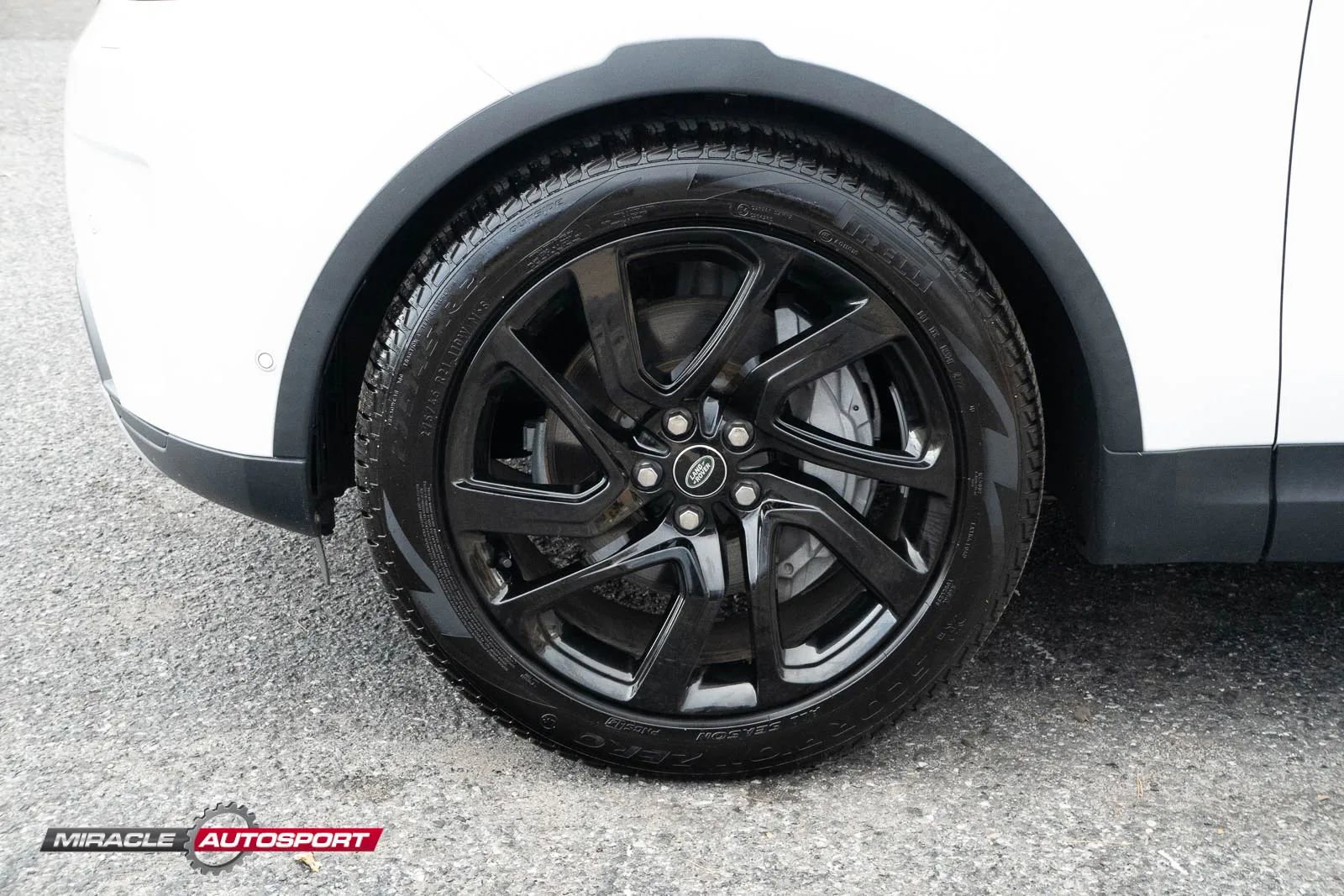 Used 2022 Land Rover Discovery S image 13