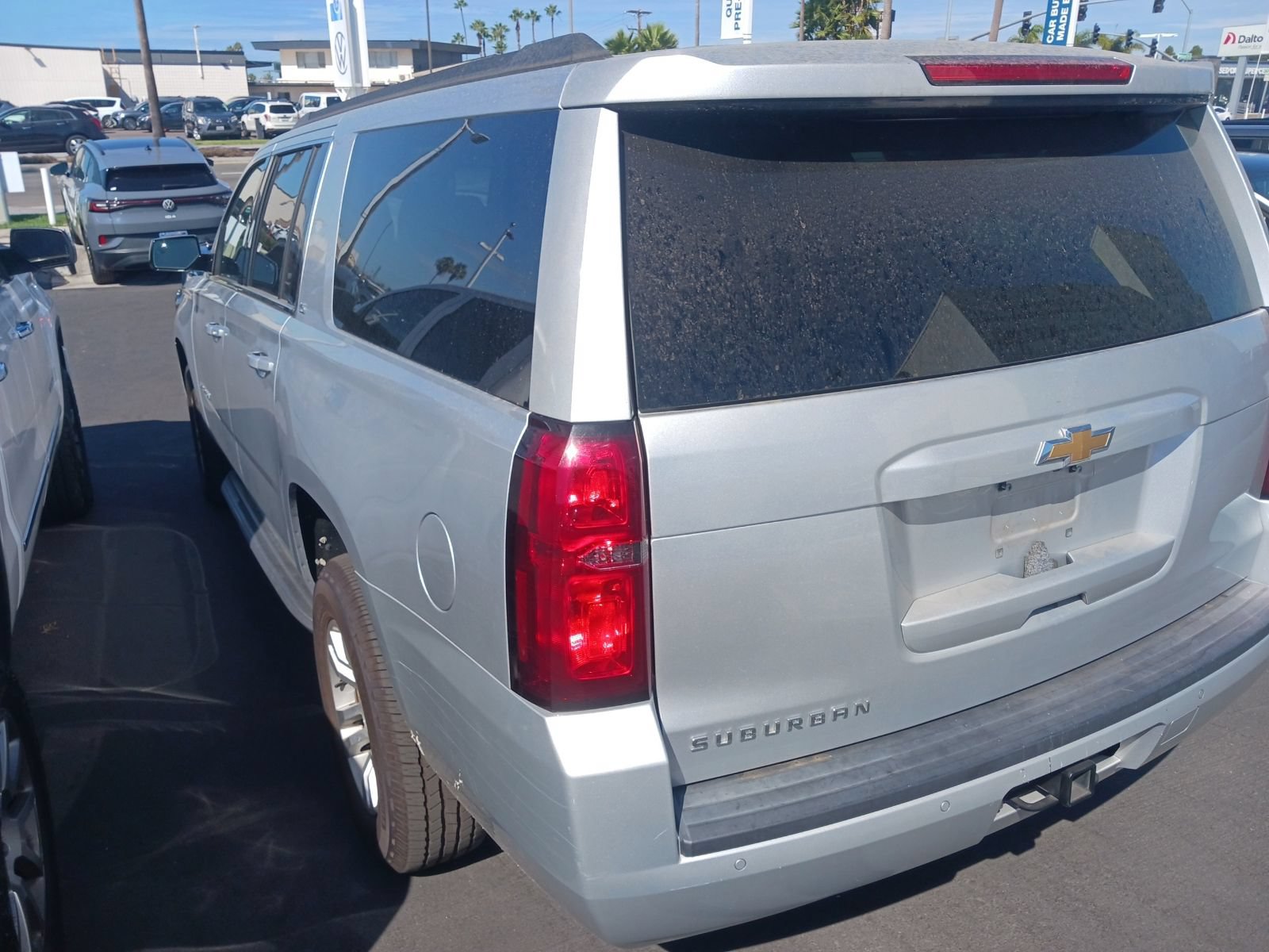 Used 2016 Chevrolet Suburban LS RWD image 4