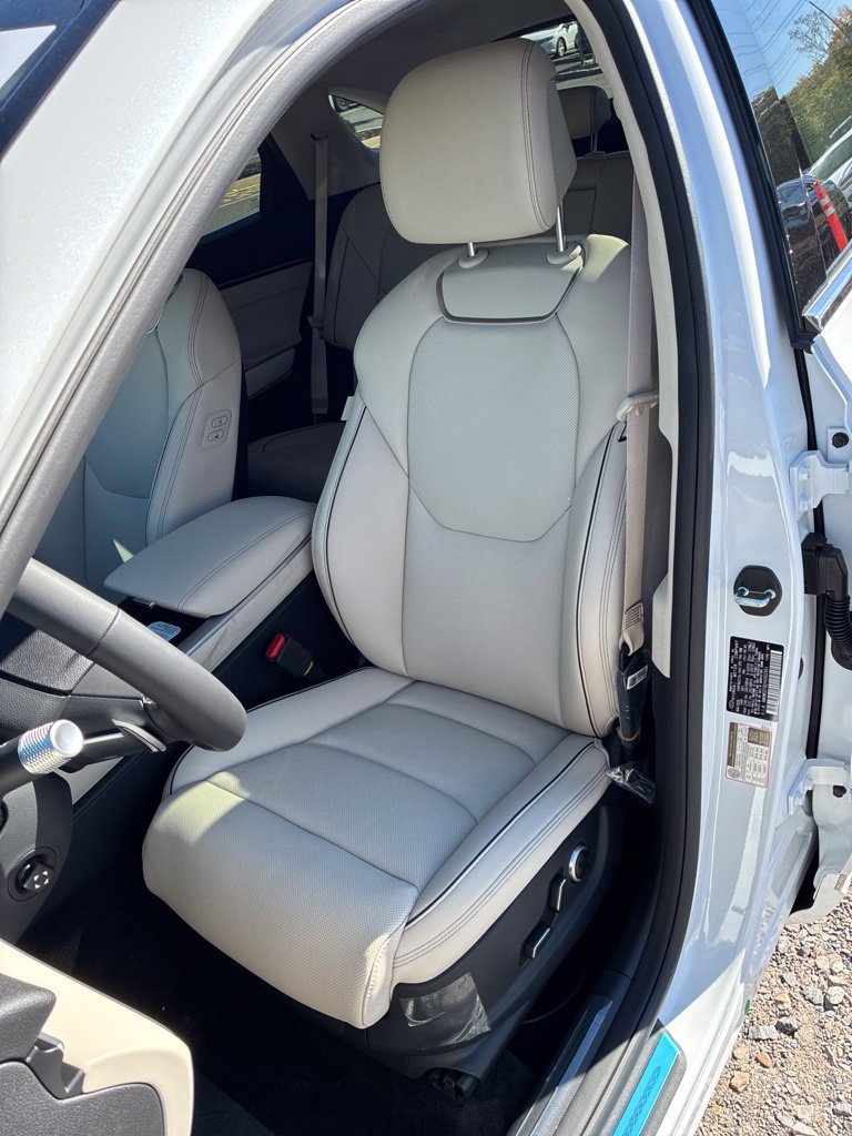 New 2027 Genesis GV70 2.5T Advanced AWD/4WD image 14
