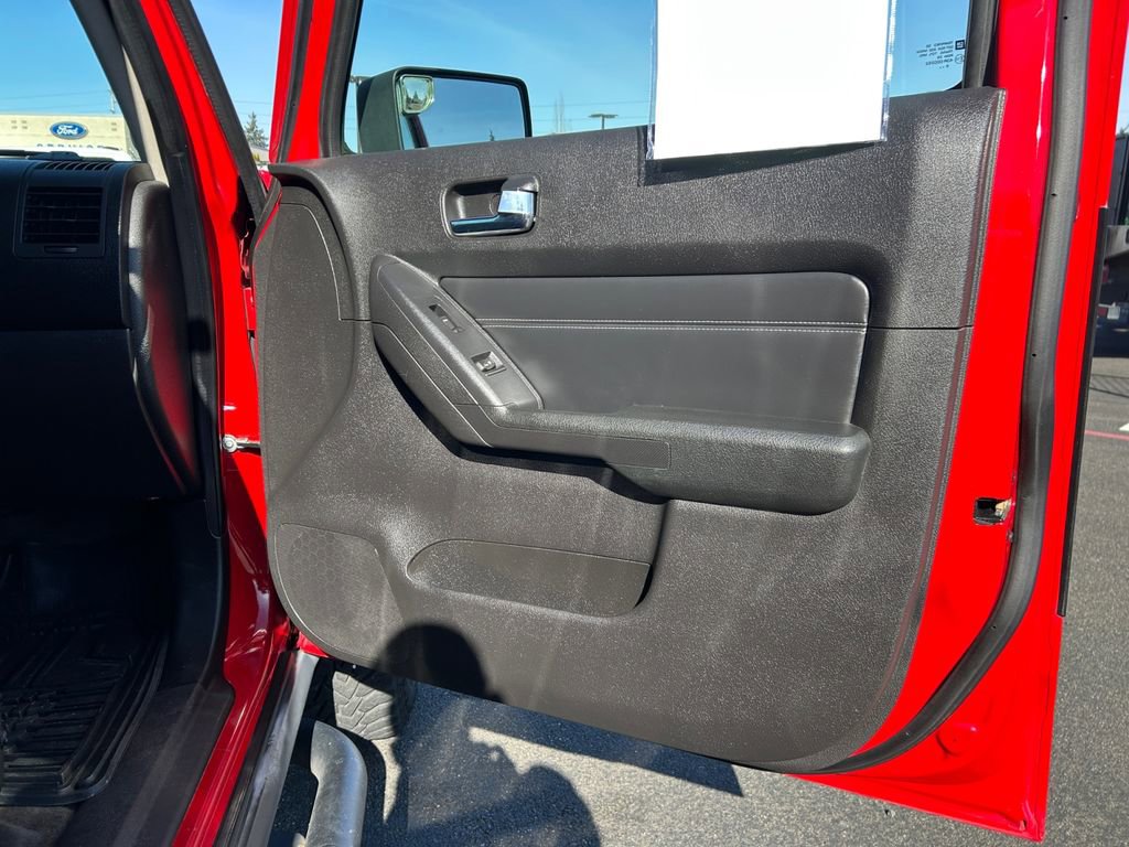 Used 2010 HUMMER H3 AWD/4WD image 26