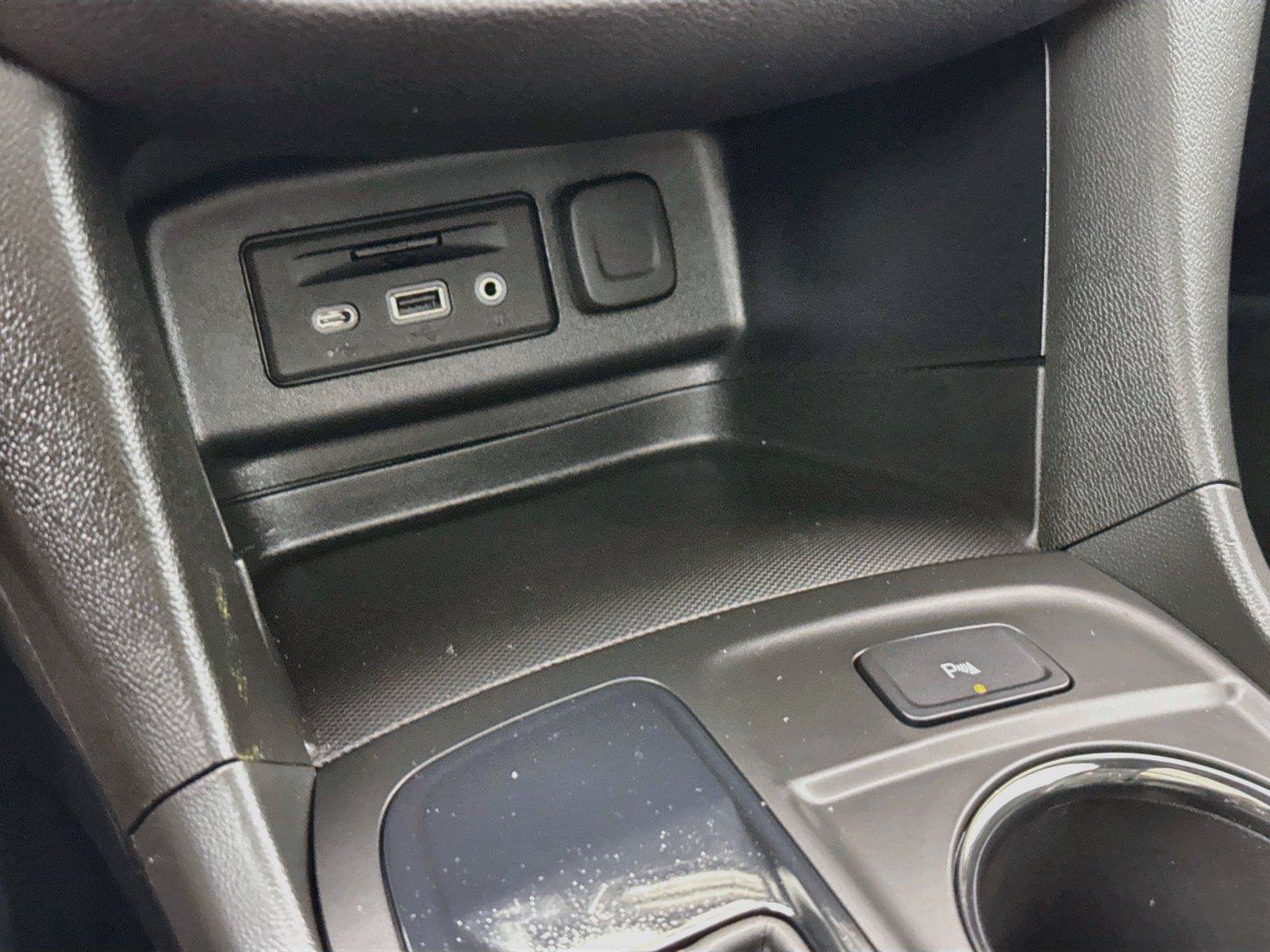 Used 2022 Chevrolet Equinox RS w/ RS Leather Package FWD image 28