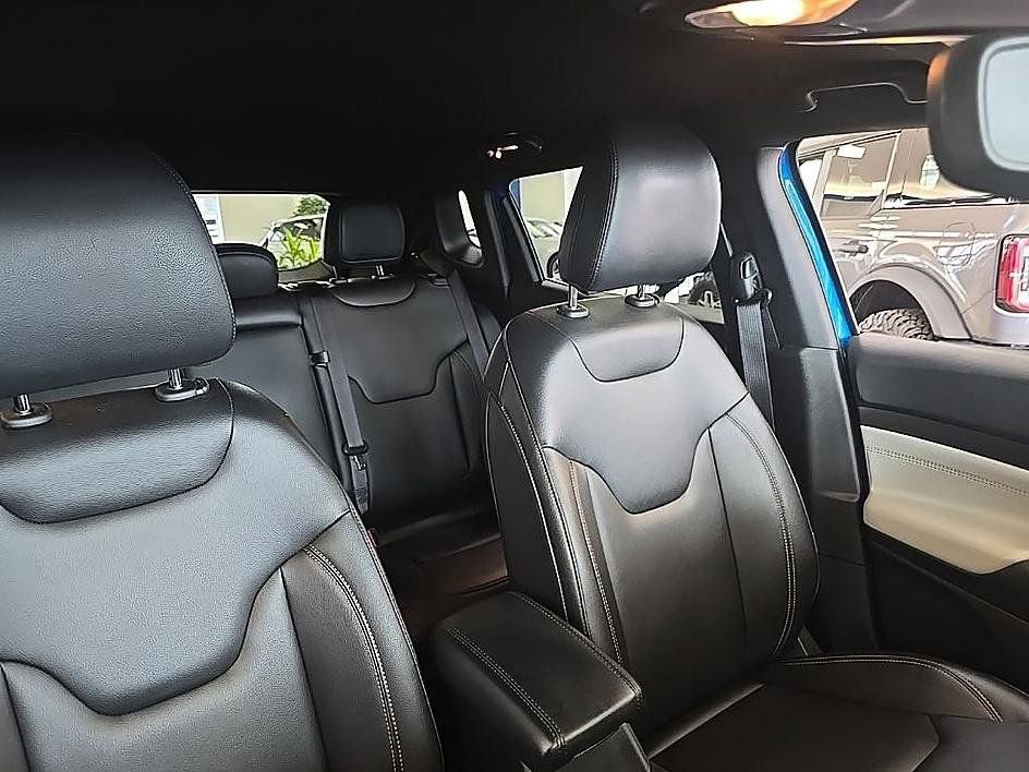 Used 2024 Jeep Compass Limited image 38