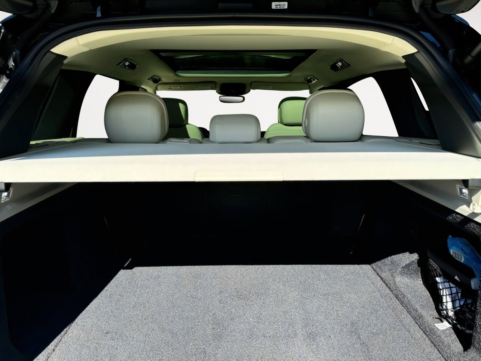 New 2025 Land Rover Range Rover SE image 16