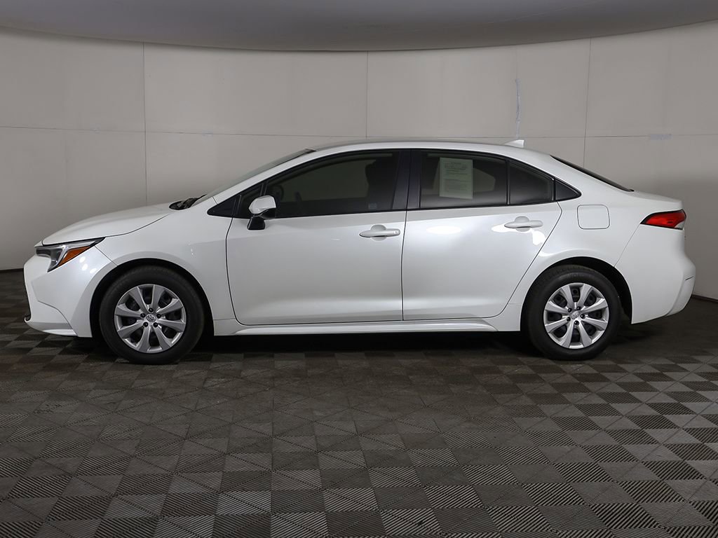 Used 2024 Toyota Corolla LE FWD image 14