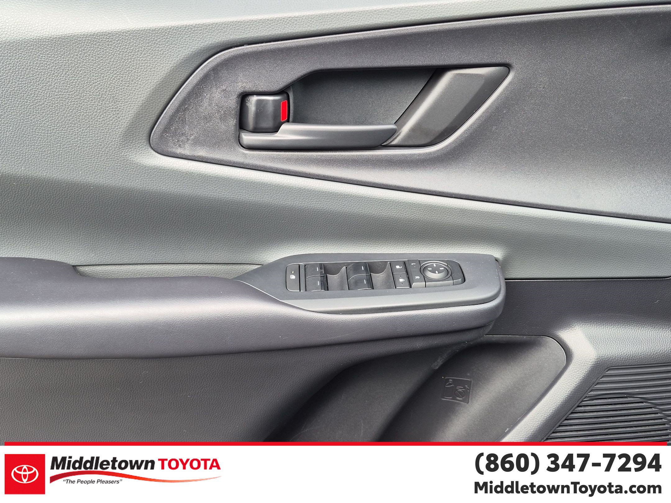 Used 2023 Toyota Prius LE FWD image 9