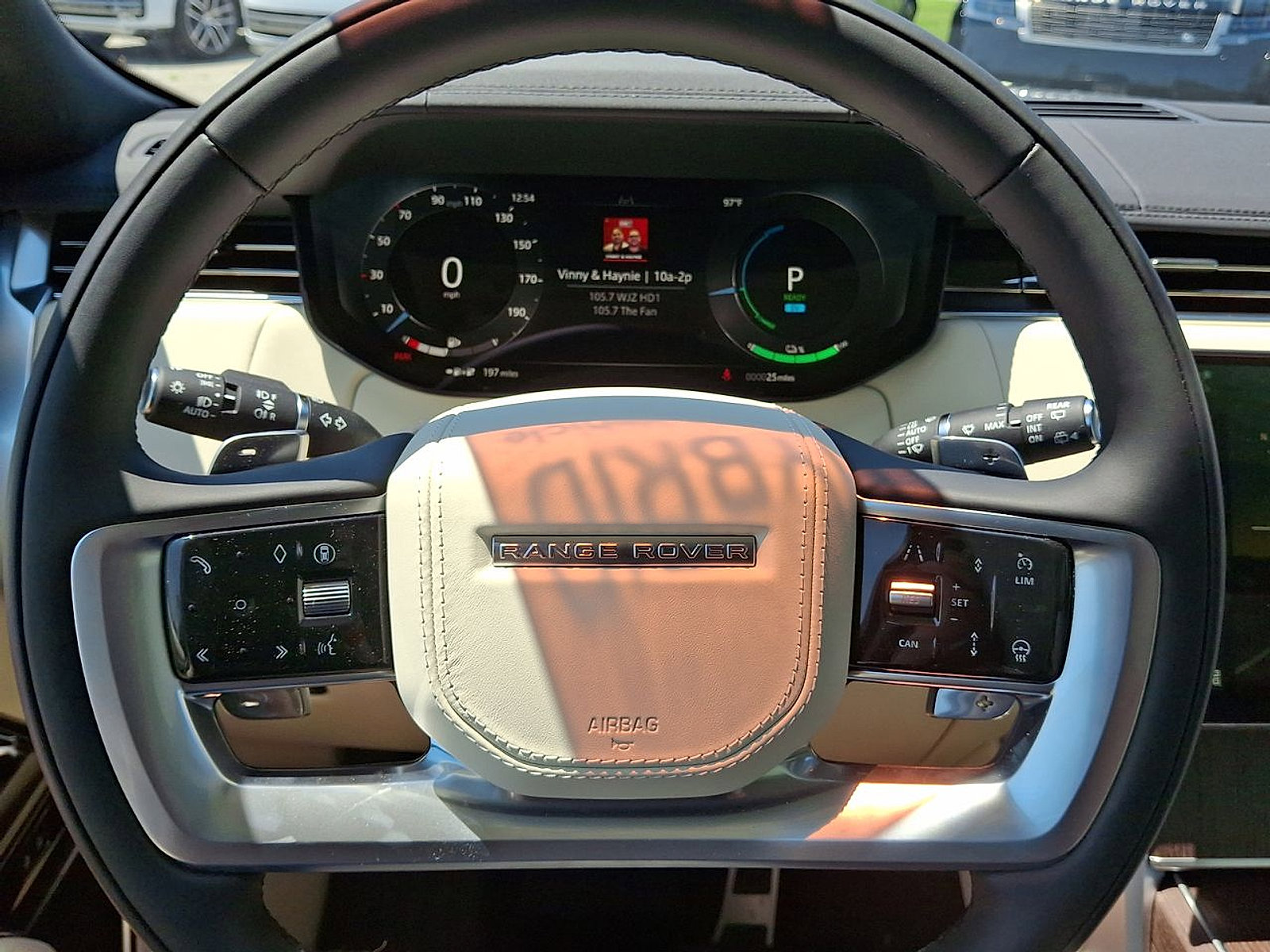 New 2025 Land Rover Range Rover SE image 19