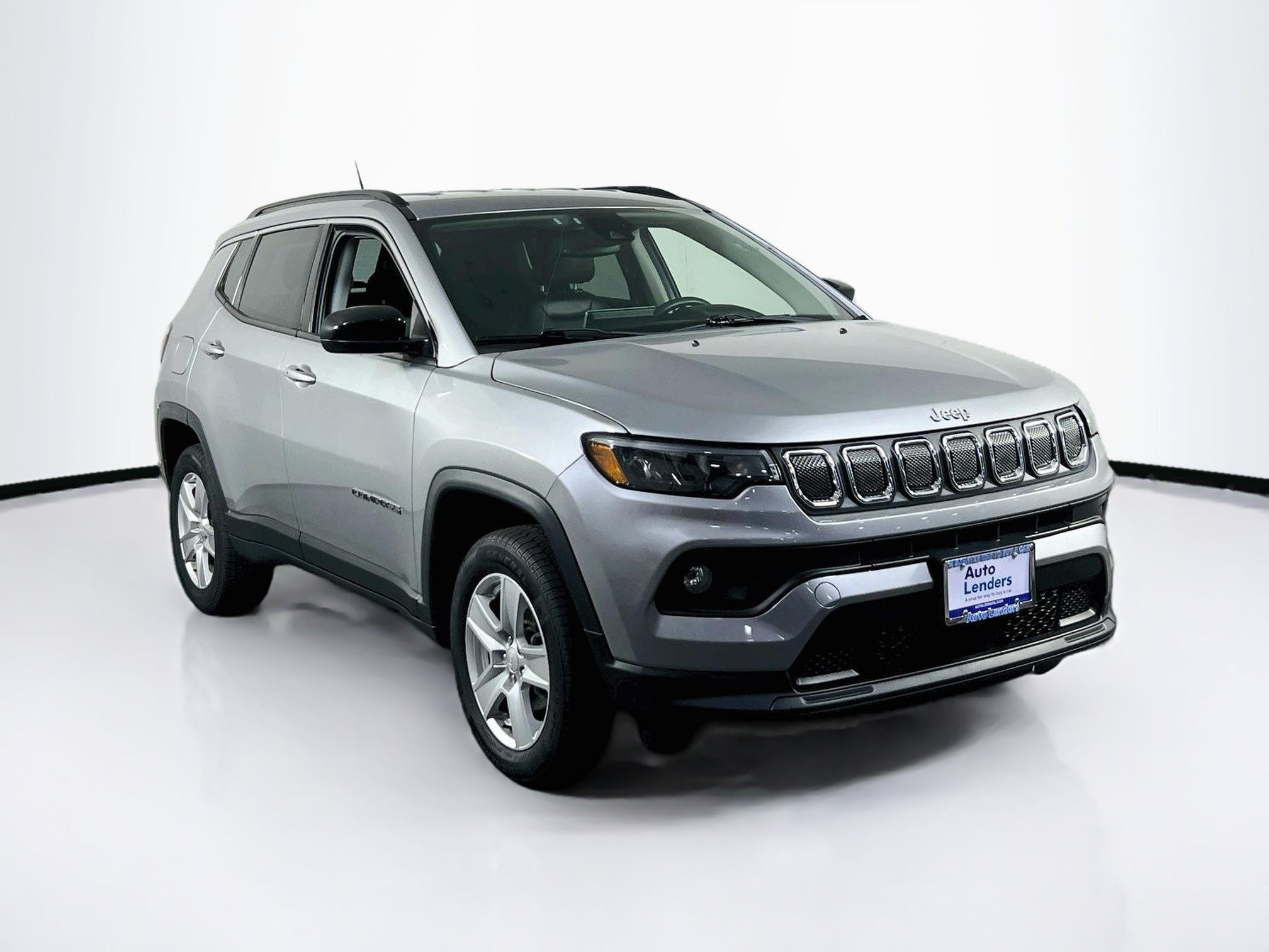 Used 2022 Jeep Compass Latitude w/ Convenience Group AWD/4WD image 3