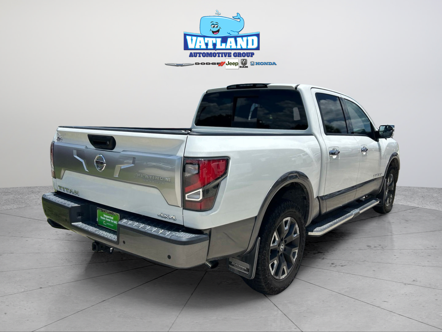 Used 2021 Nissan Titan Platinum Reserve w/ Moonroof Package AWD/4WD image 5