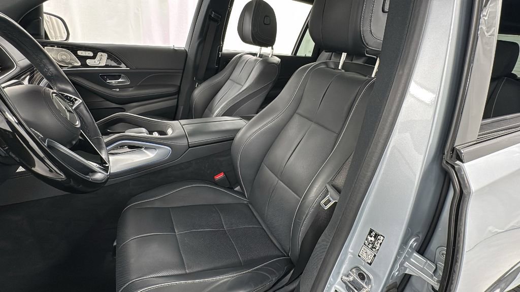 Used 2024 Mercedes-Benz GLS 580 4MATIC image 10