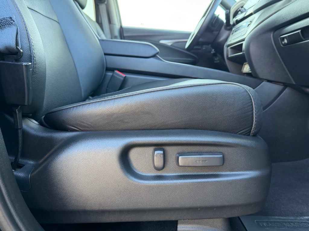 Certified 2025 Honda Passport EX-L image 29