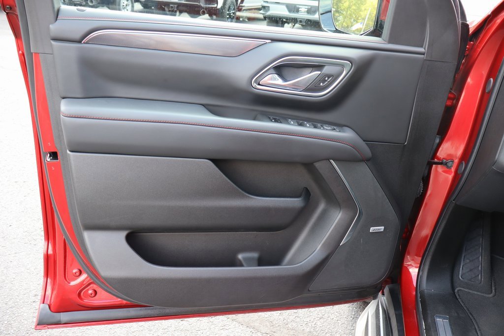 Used 2024 Chevrolet Suburban RST w/ Luxury Package image 27