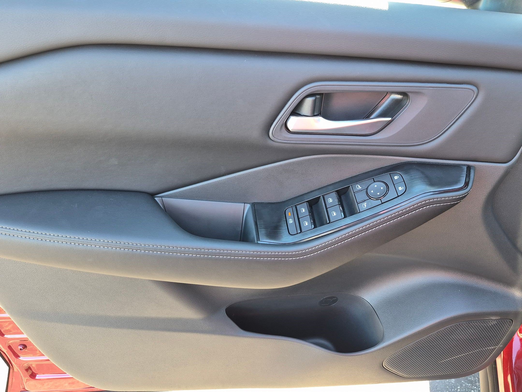 New 2026 Nissan Rogue SV FWD image 10