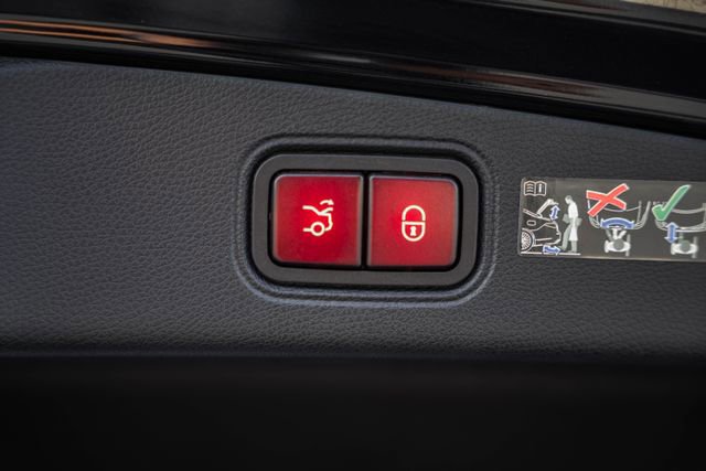 Used 2023 Mercedes-Benz E 450 4MATIC Coupe image 11