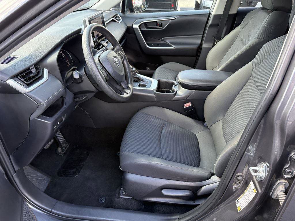 Used 2024 Toyota RAV4 LE image 4
